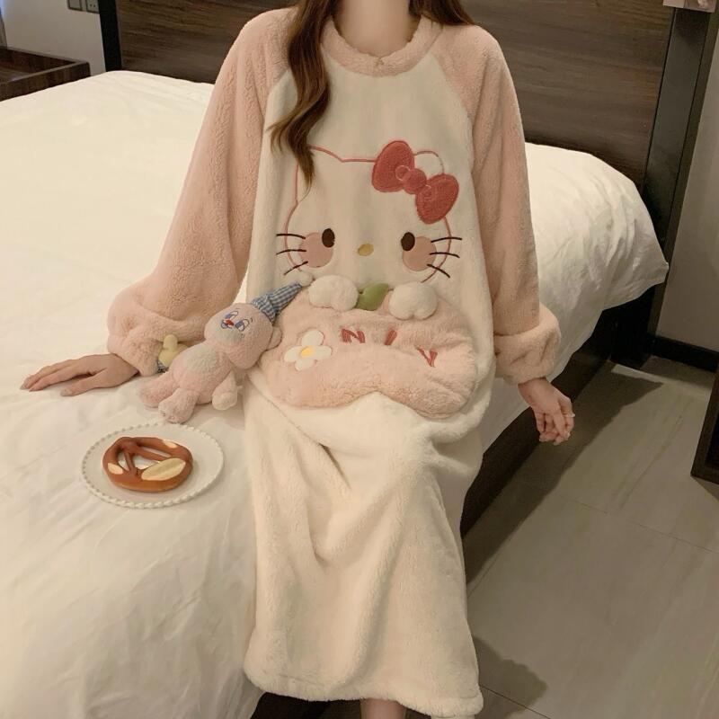 Winter Clothes Shop - Camicia da Notte Invernale Hello Kitty